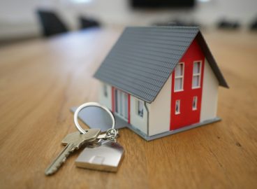 To buy a house in Italy you need 12 years of salary, a special commission is born in the EU: what will it do?