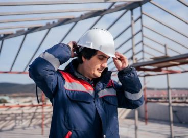 How does the EU support workers after a company shuts down?
