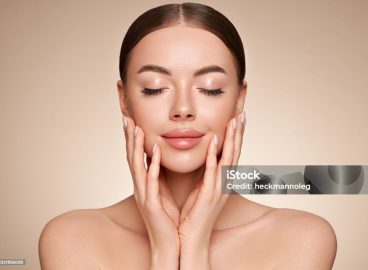 Rozwój „twarzy na Instagramie”: kiedy piękno staje się szablonem